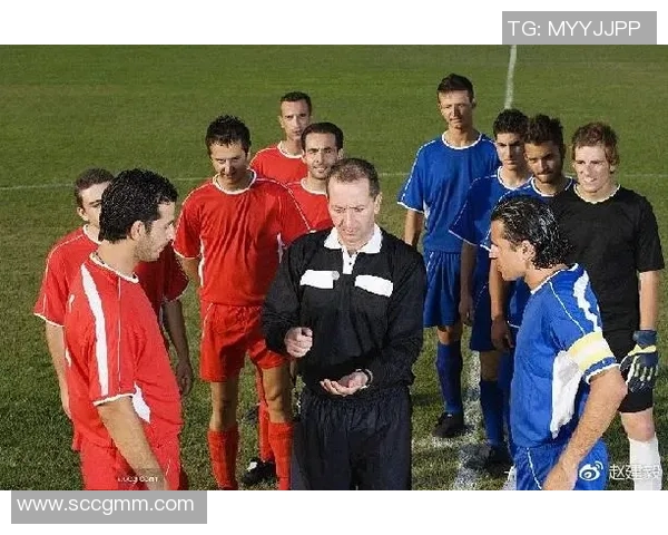 足球13号的传奇之旅:从草根到巅峰的奋斗故事 足球13号的传奇之旅:从草根到巅峰的奋斗故事